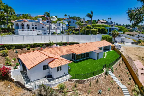 $1,998,111 | 4242 Cosoy Way, San Diego, CA 92110