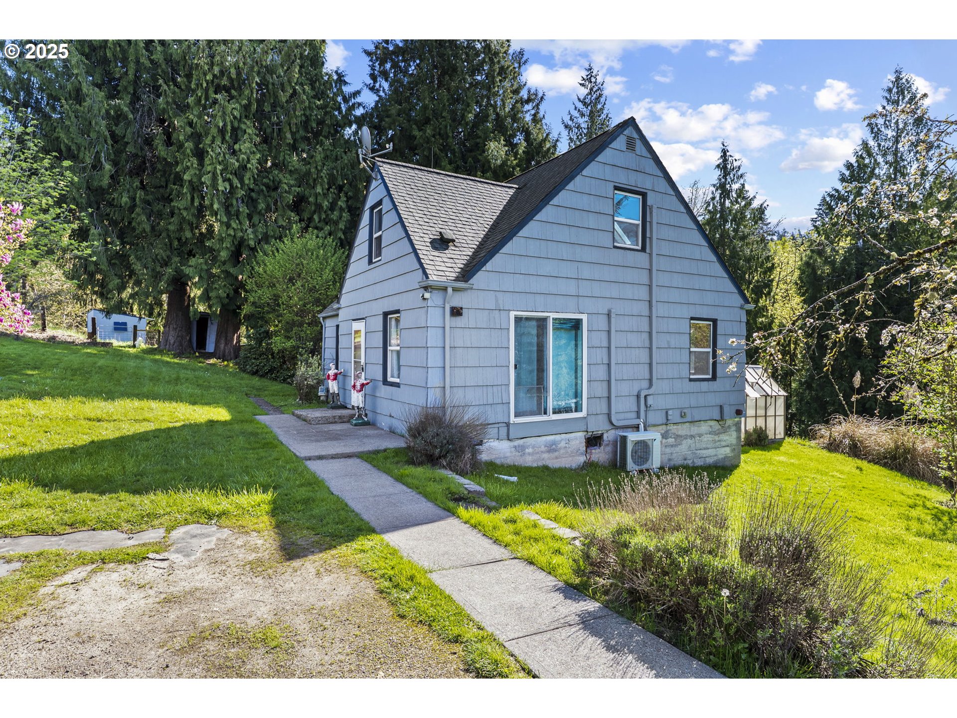 715 Carroll Road Kelso, WA 98626 - Photo 3 of 32 Gallery Image 3