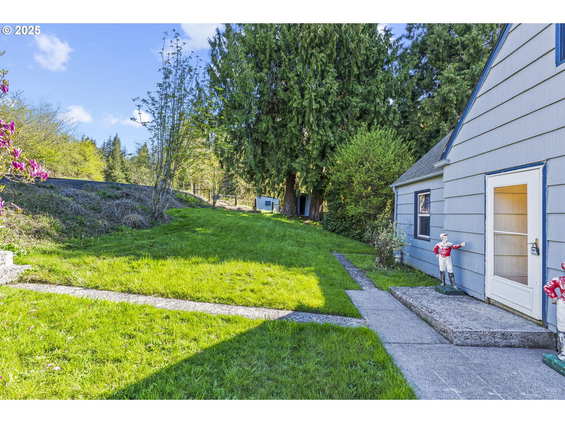 715 Carroll Road Kelso, WA 98626 - Photo 4 of 32 Gallery Image 4