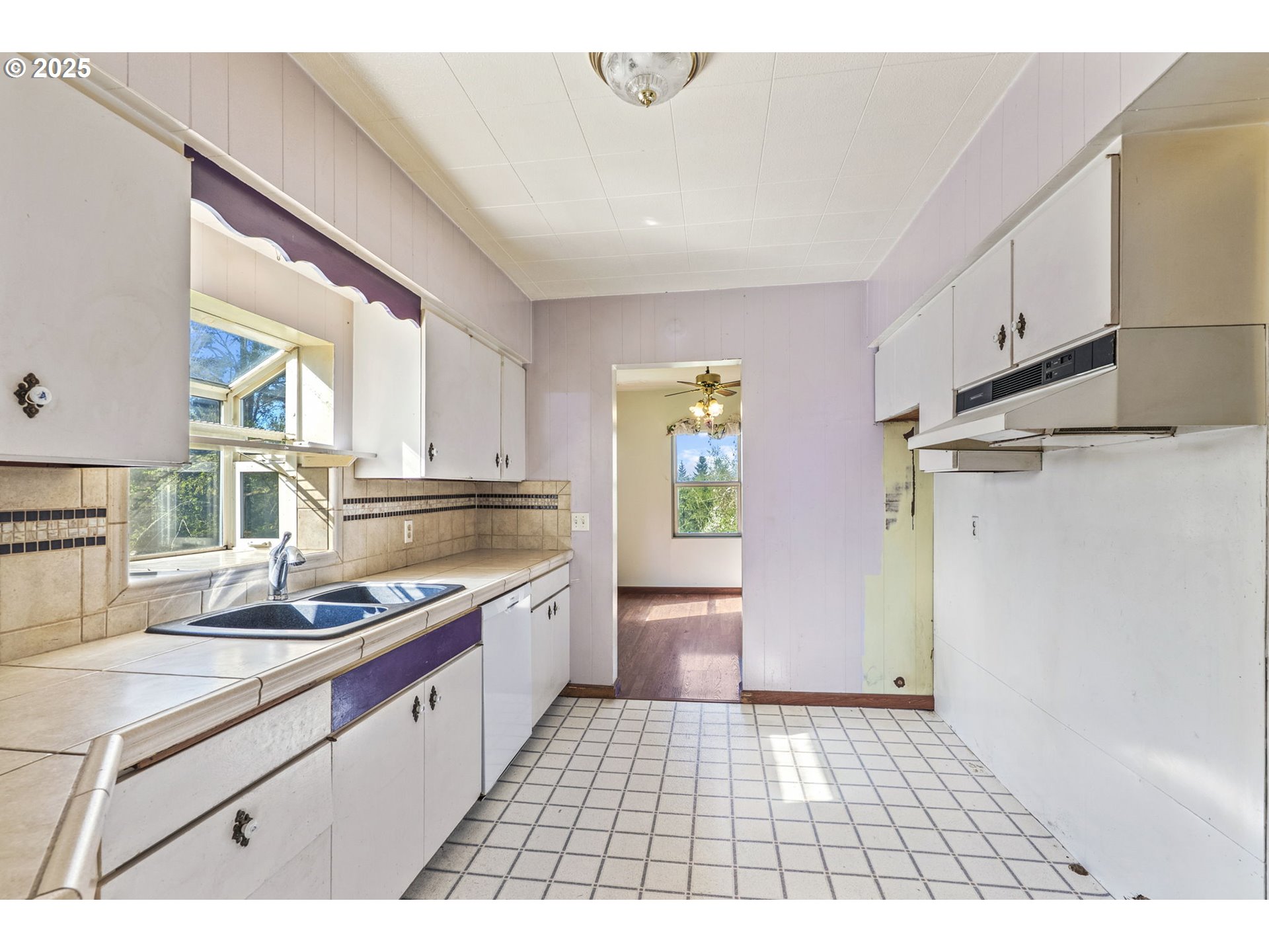 715 Carroll Road Kelso, WA 98626 - Photo 5 of 32 Gallery Image 5
