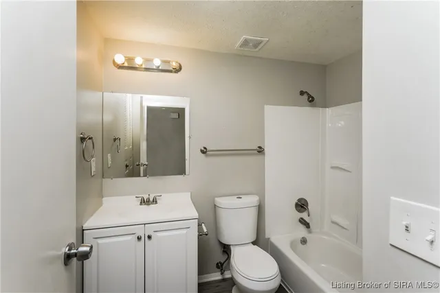 $1,965 | 731 Saratoga Drive, Jeffersonville, IN 47130