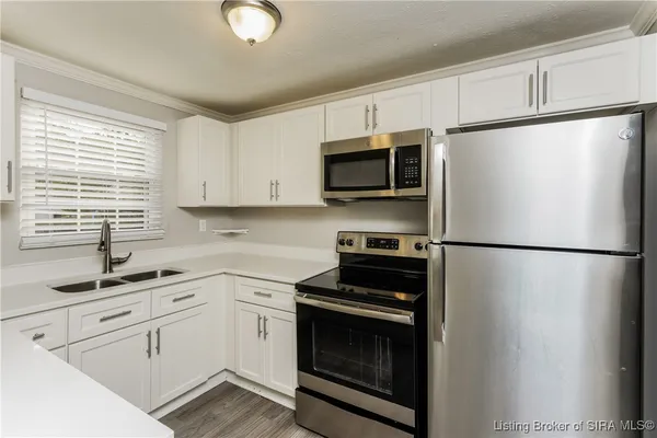 $1,930 | 731 Saratoga Drive, Jeffersonville, IN 47130