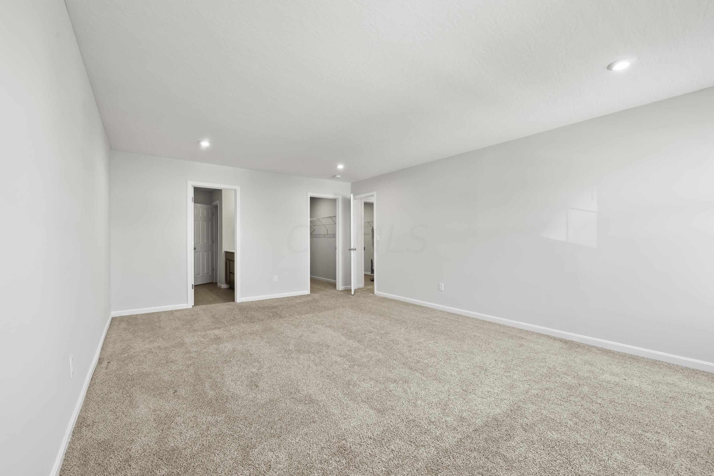 4853 Amber Crossing Road Columbus, OH 43232 - Photo 27 of 39 primary suite 02