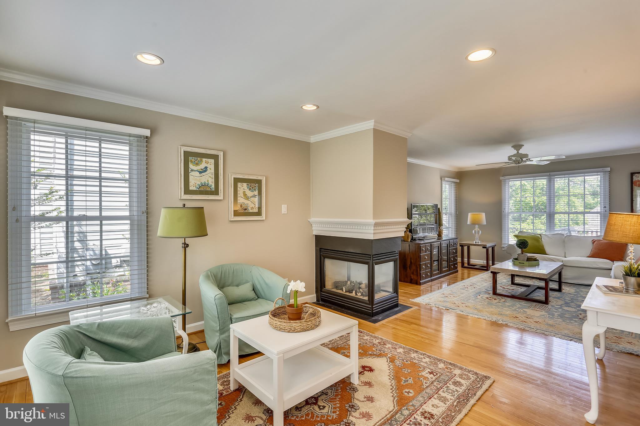 123 Little Quarry Road Gaithersburg, MD 20878 - Photo 13 of 64 Large living room w/recessed lighting