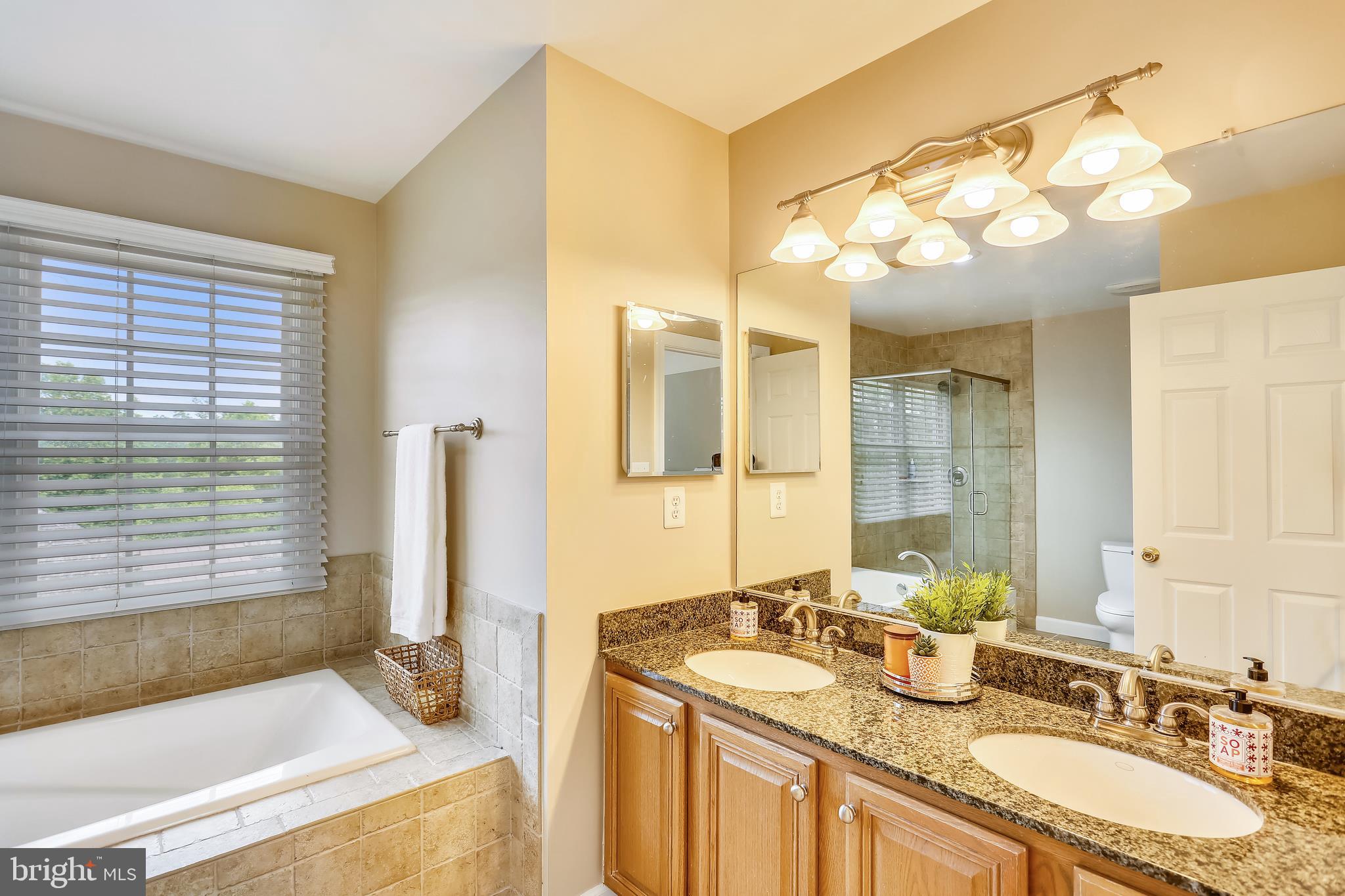 123 Little Quarry Road Gaithersburg, MD 20878 - Photo 24 of 64 Updated en-suite owners' bath w/granite countertop