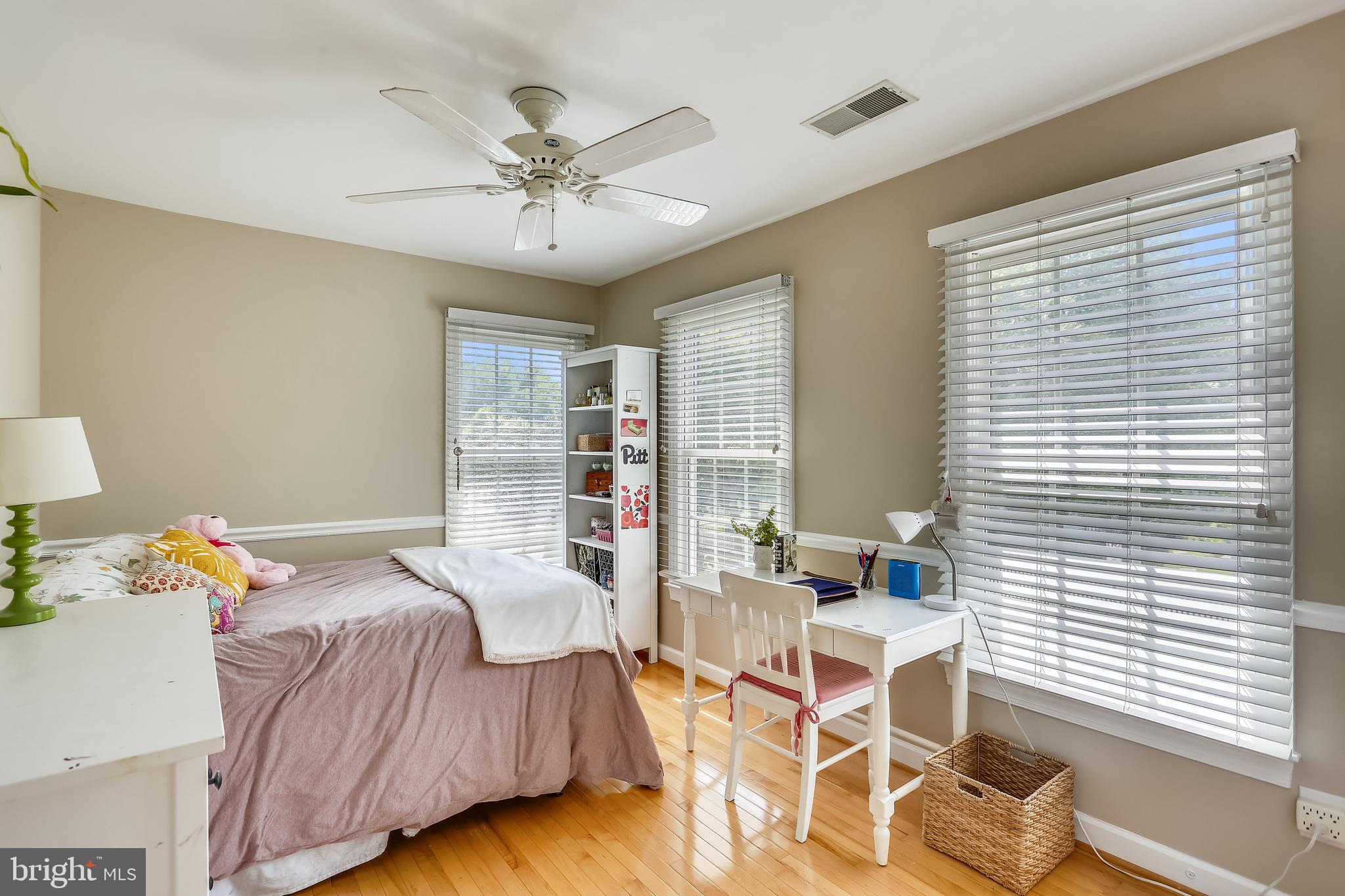 123 Little Quarry Road Gaithersburg, MD 20878 - Photo 25 of 64 Spacious second bedroom w/ceiling fan