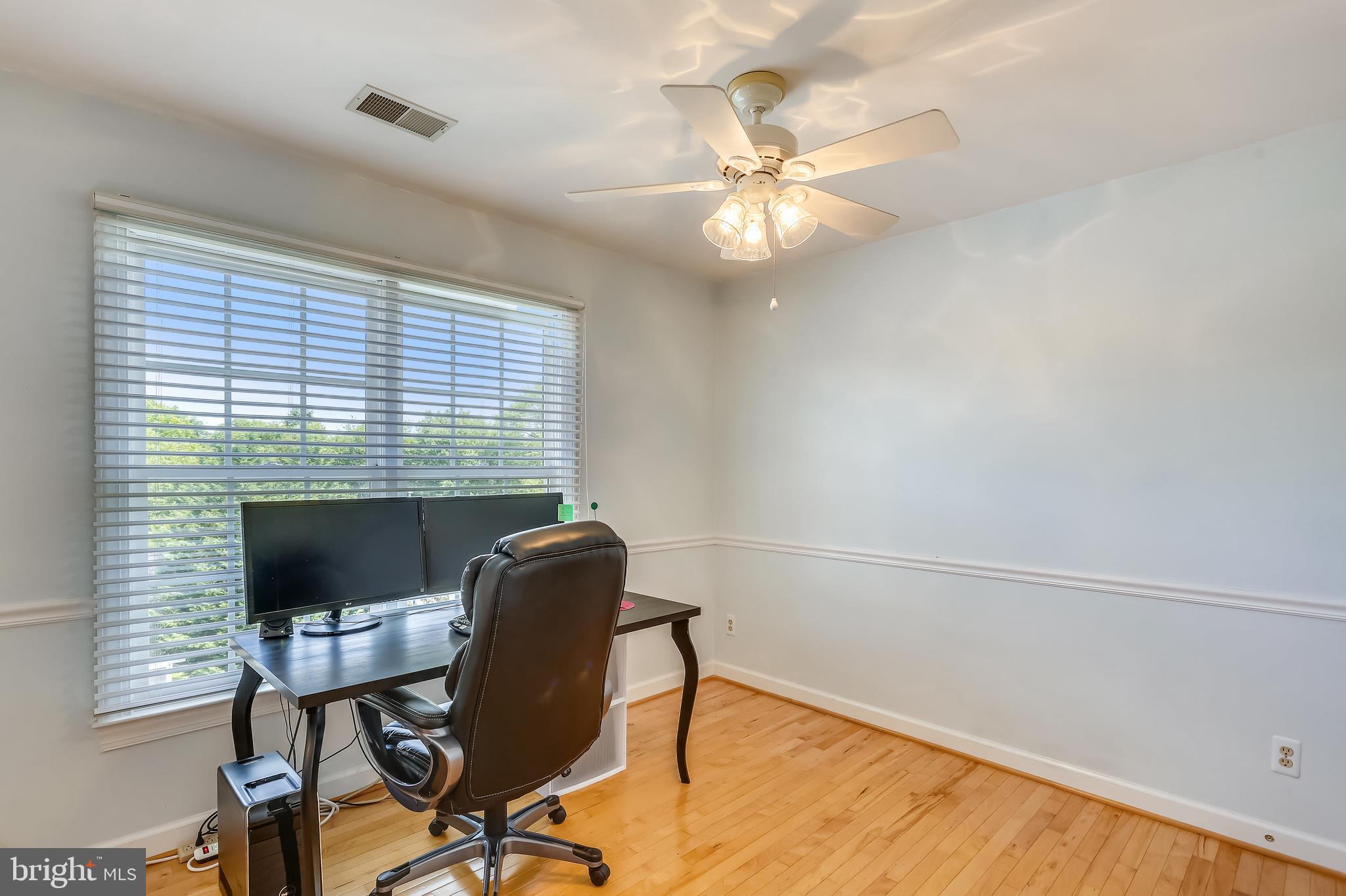 123 Little Quarry Road Gaithersburg, MD 20878 - Photo 28 of 64 Fourth bedroom w/double-window