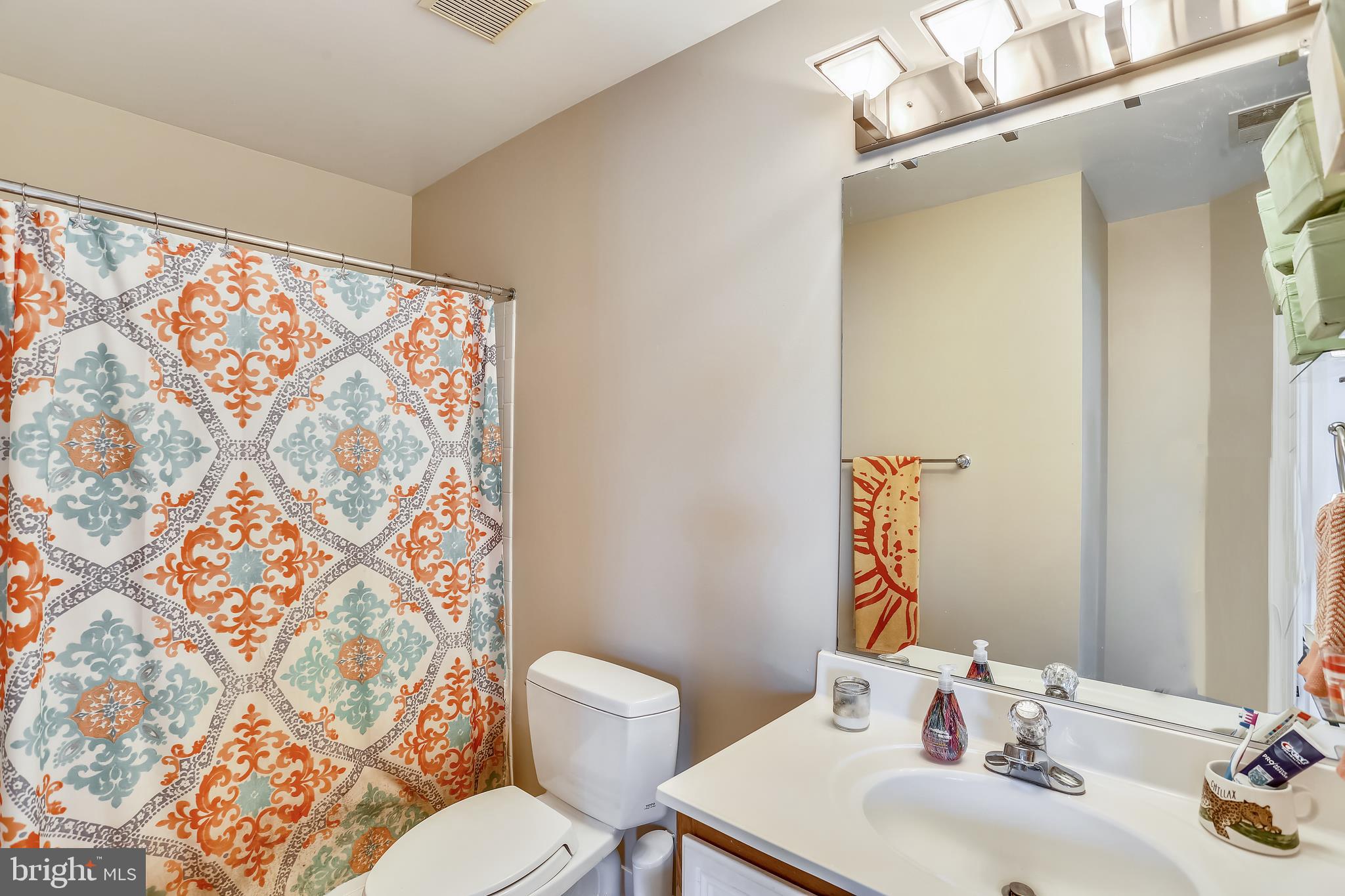 123 Little Quarry Road Gaithersburg, MD 20878 - Photo 29 of 64 Second full bath with tub/shower