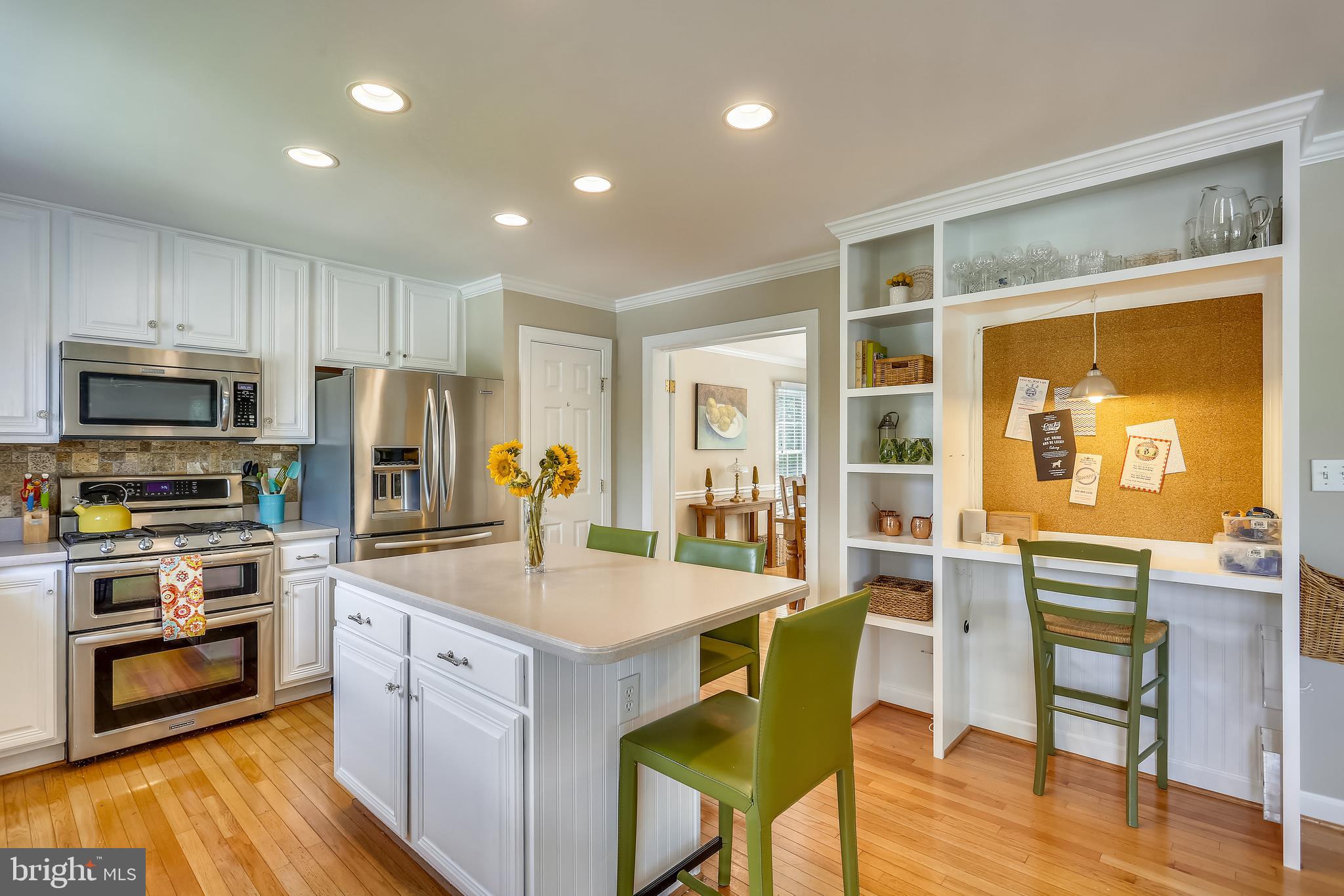 123 Little Quarry Road Gaithersburg, MD 20878 - Photo 4 of 64 Kitchen w/ center island & planning area