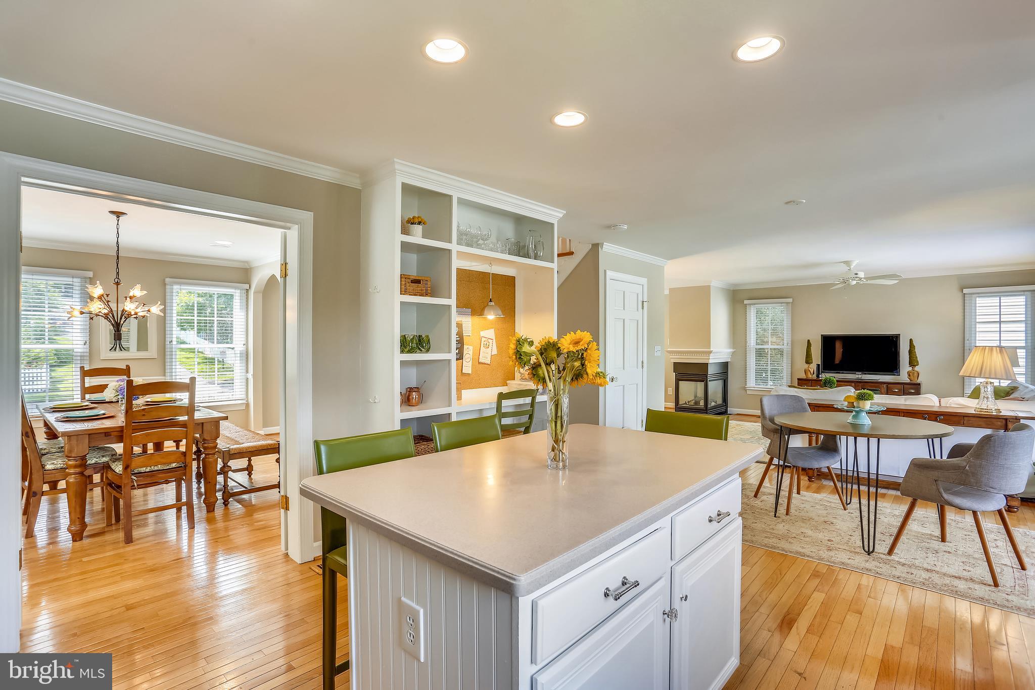 123 Little Quarry Road Gaithersburg, MD 20878 - Photo 6 of 64 Kitchen w/granite-topped center island