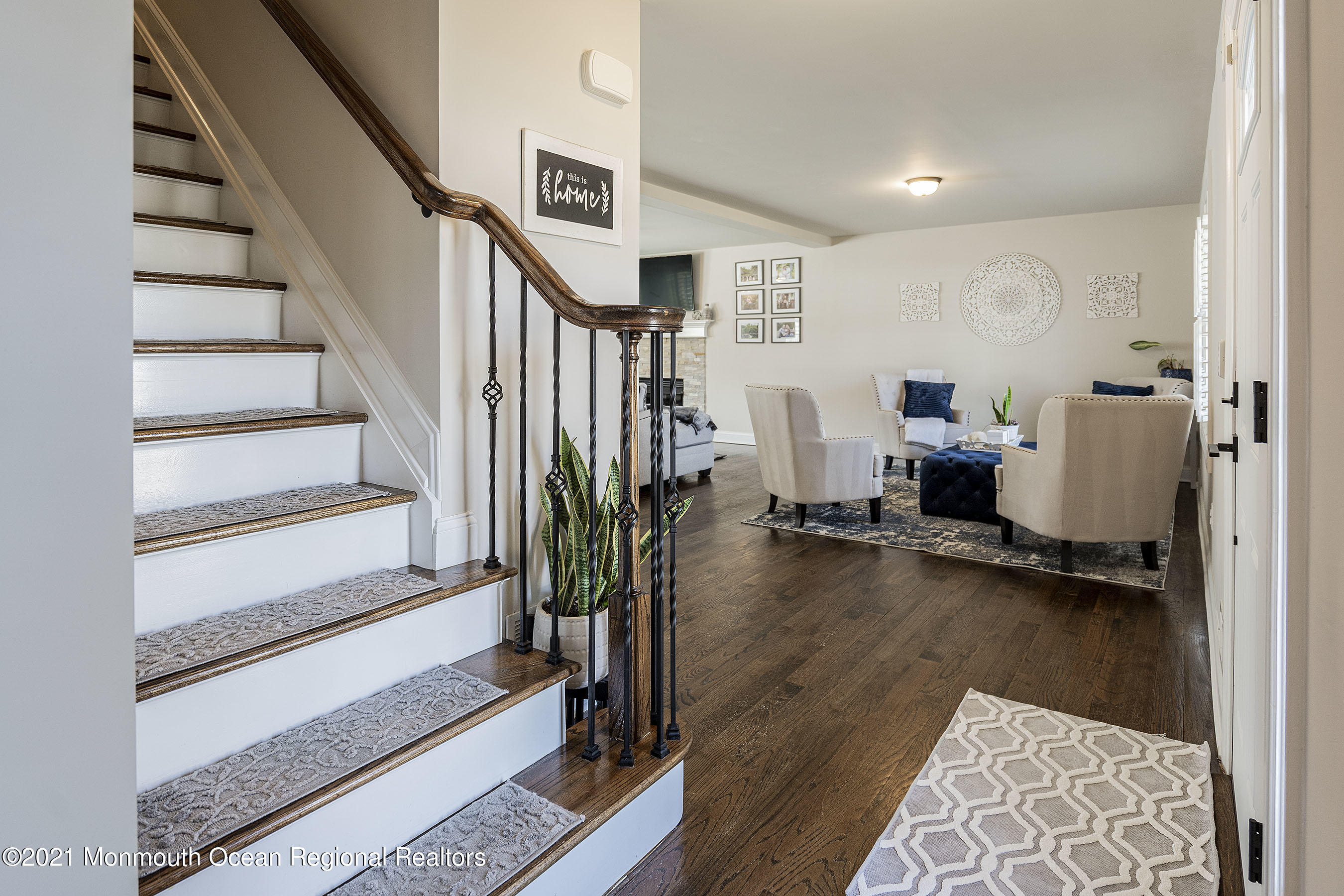 500 Harding Avenue Bayville, NJ 08721 - Photo 5 of 29 Foyer 1