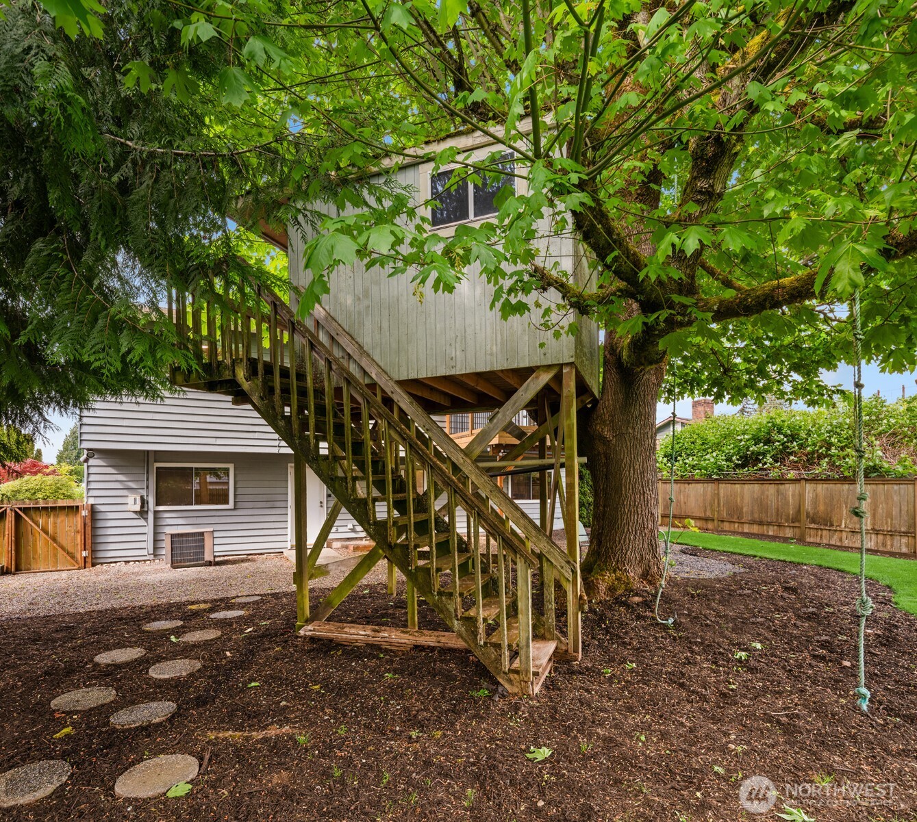 418 212th Street Southwest Bothell, WA 98021 - Photo 38 of 40 a backyard of a house with lots of green space