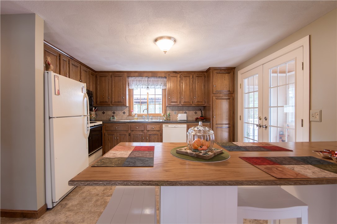10 Isaac Fiske Road Coventry, RI 02827 - Photo 16 of 49
