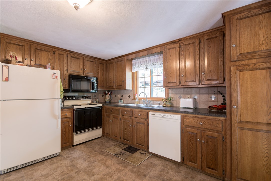 10 Isaac Fiske Road Coventry, RI 02827 - Photo 21 of 49