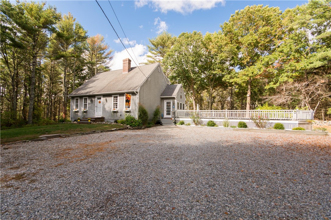 10 Isaac Fiske Road Coventry, RI 02827 - Photo 3 of 49
