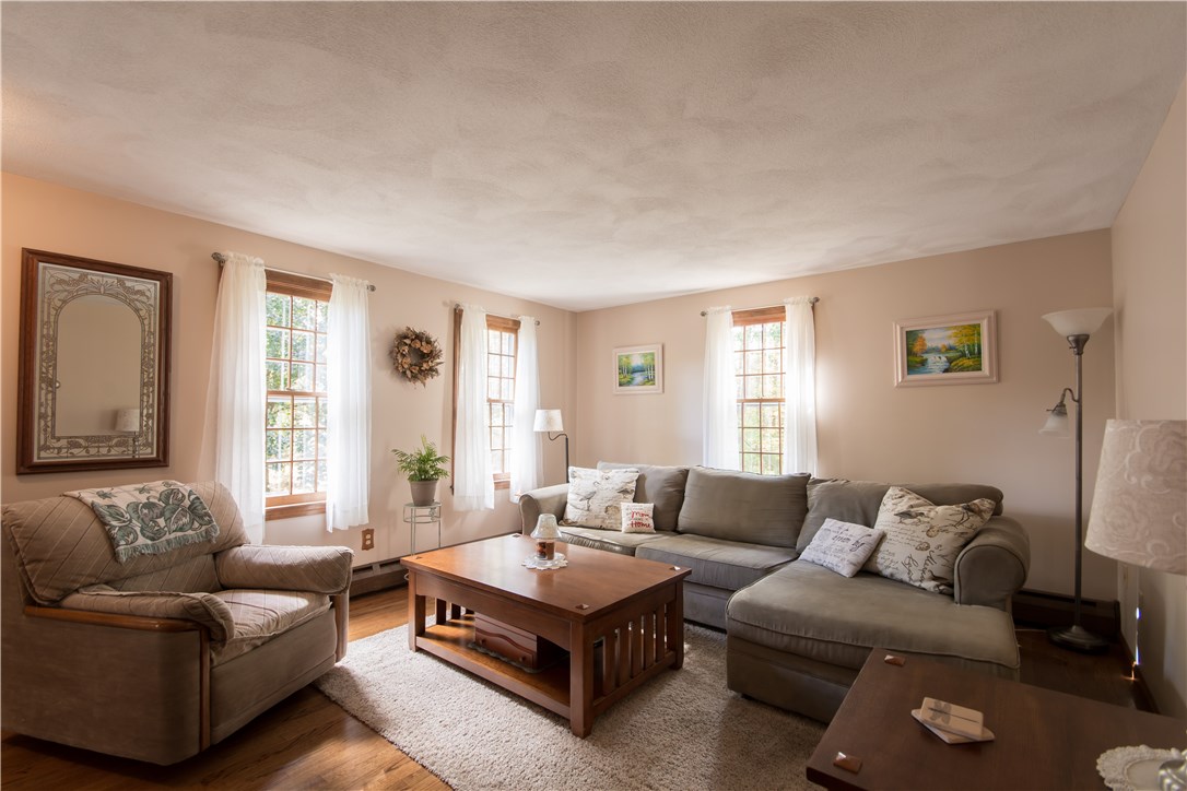 10 Isaac Fiske Road Coventry, RI 02827 - Photo 4 of 49