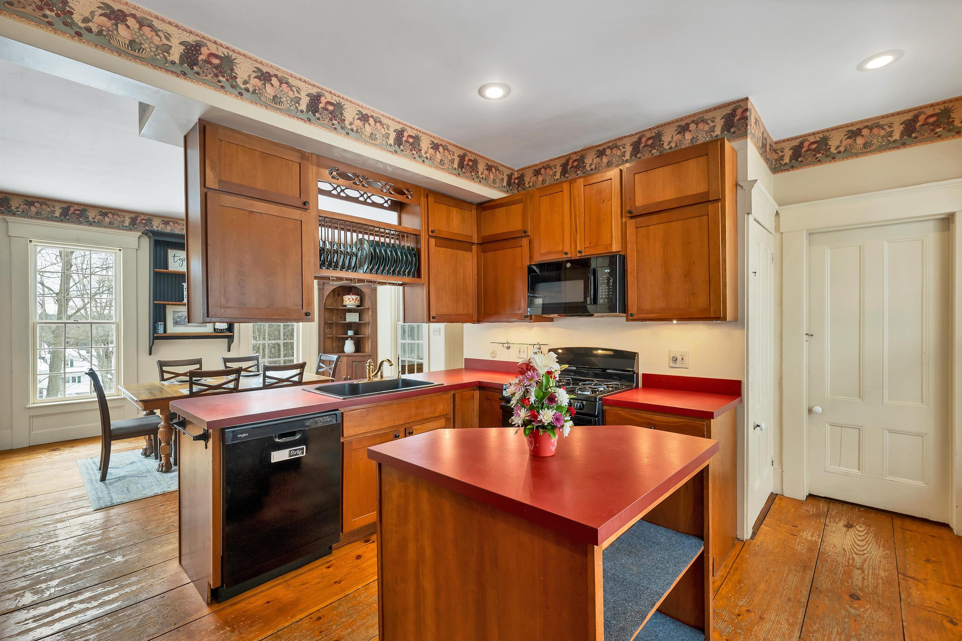 40 Old Wolfeboro Road Alton, NH 03809 - Photo 5 of 60