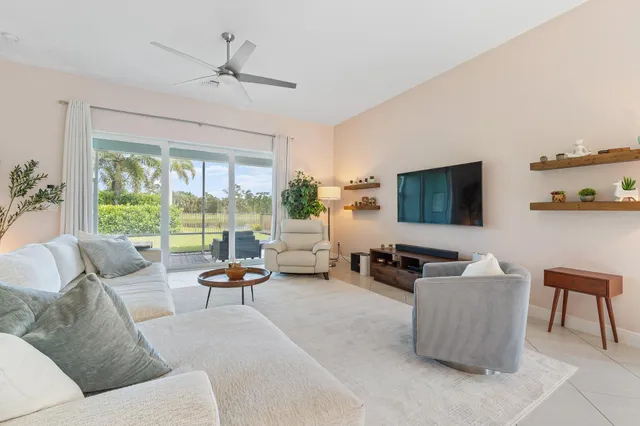 $727,500 | 4713 Southwest Briarwood Court, Stuart, FL 34997