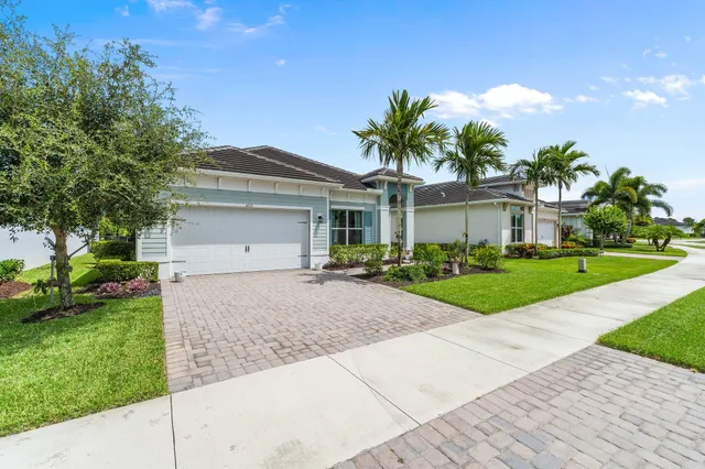 $727,500 | 4713 Southwest Briarwood Court, Stuart, FL 34997