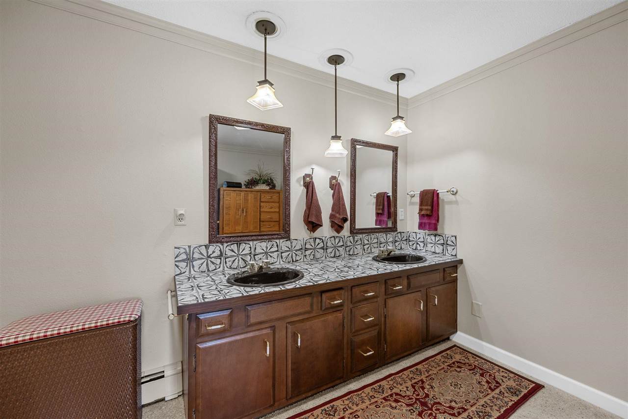 5297 Sand Road Southeast Iowa City, IA 52240 - Photo 15 of 68 Gallery Image 15