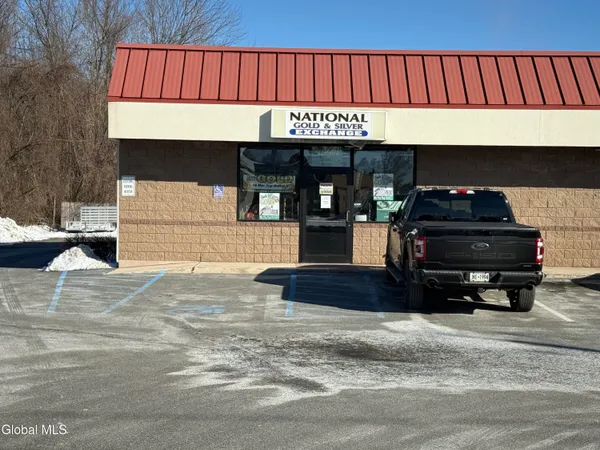 $15 | 222 Dix Avenue, Glens Falls, NY 12801