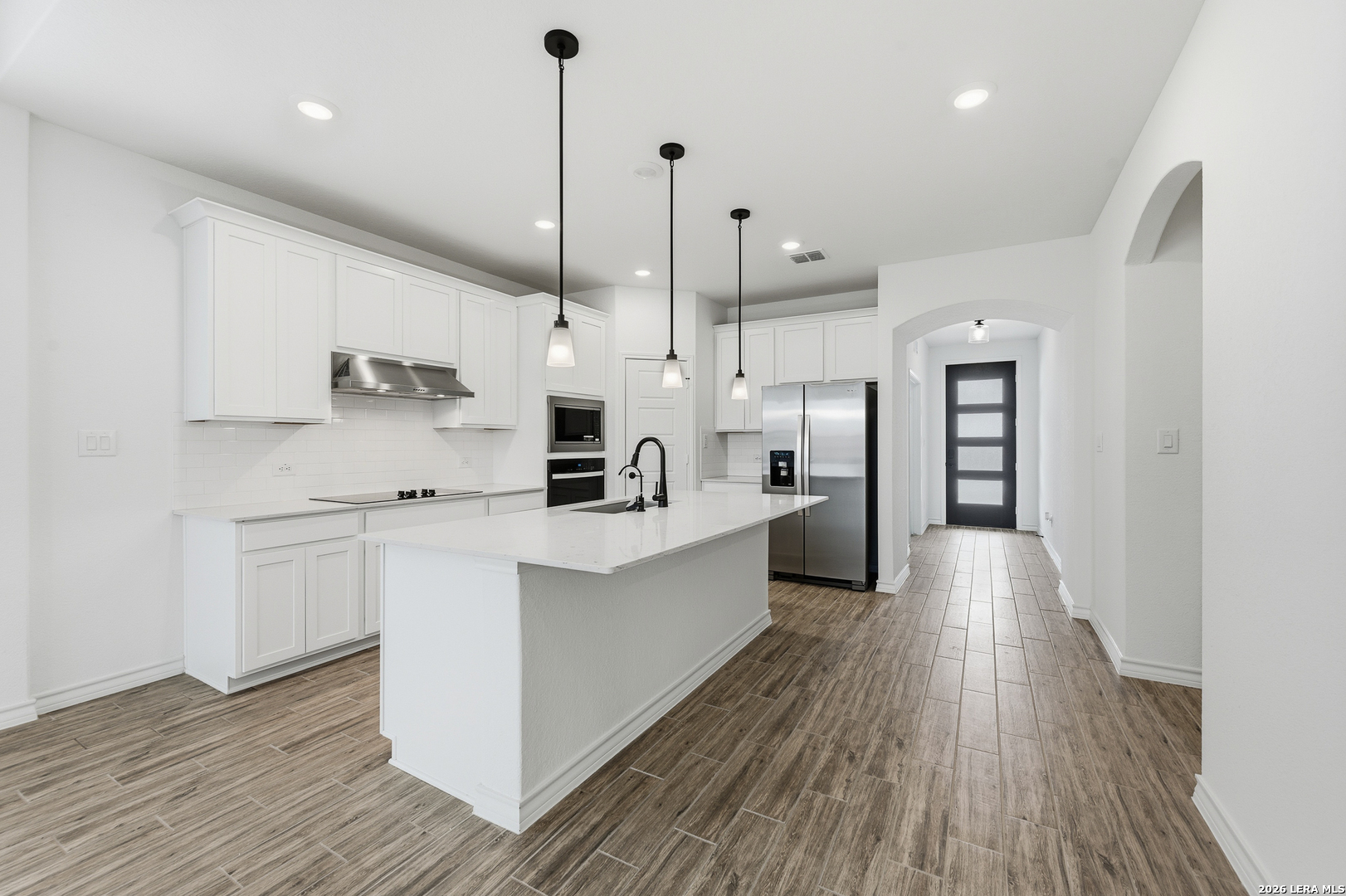 4060 Paddock Trail Seguin, TX 78155 - Photo 3 of 22