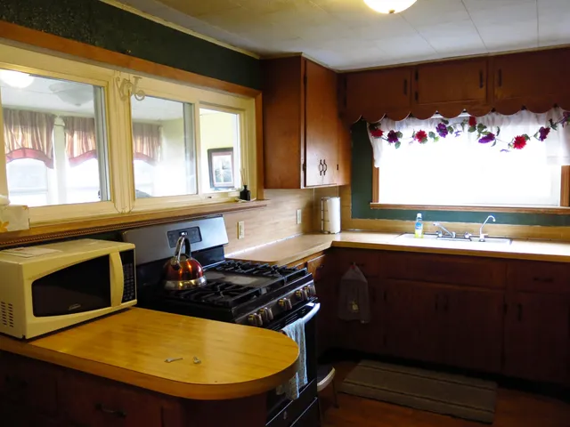 $179,900 | 434 Ann Street, Union City, MI 49094