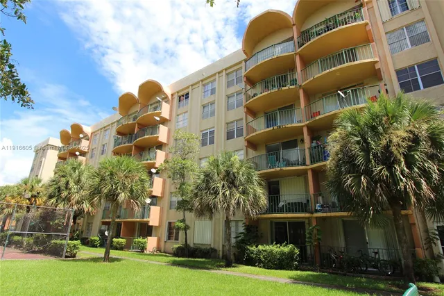 $1,800 | 9350 Fontainebleau Boulevard, Unit 308, Miami, FL 33172