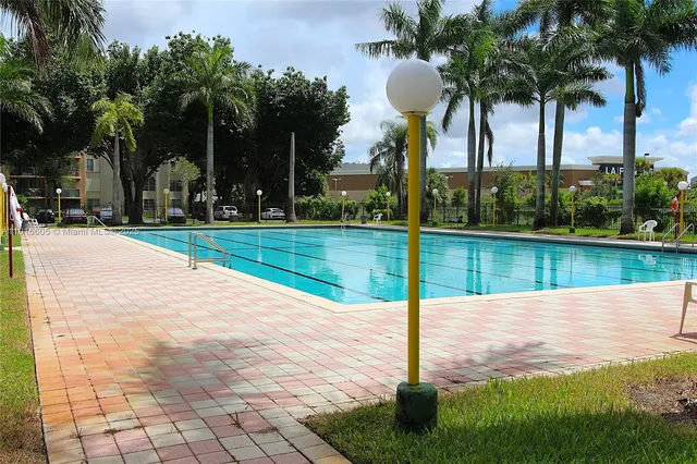 $1,800 | 9350 Fontainebleau Boulevard, Unit 308, Miami, FL 33172