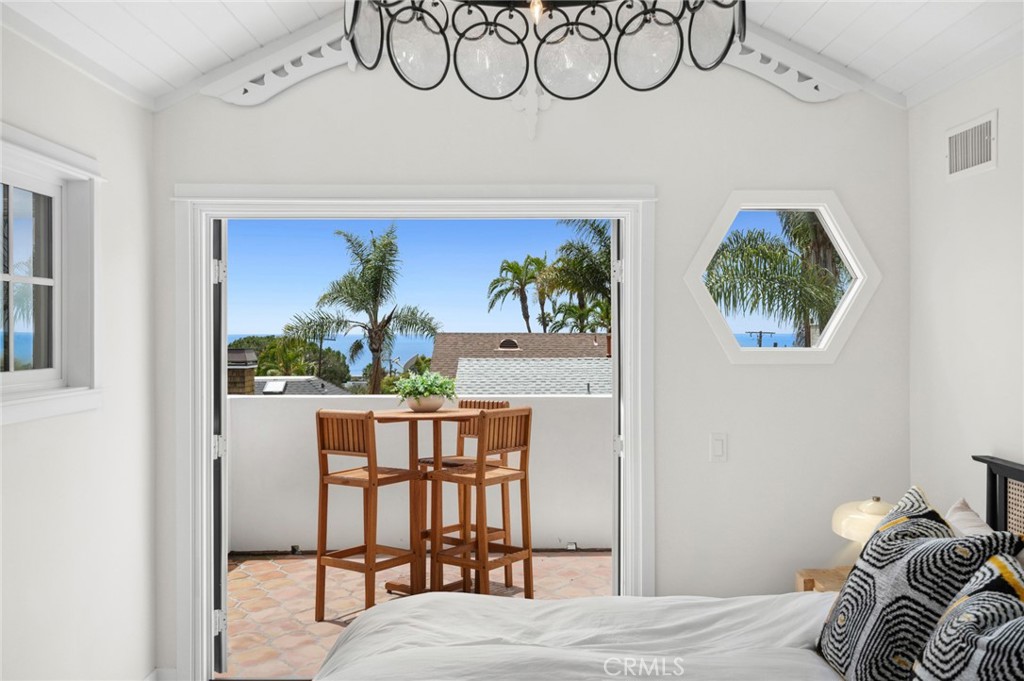 615 Seaview Street Laguna Beach, CA 92651 - Photo 18 of 33 Central air conditioning and refreshing sea breezes ensure year-round comfort.