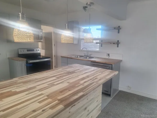 $2,950 | 4549 South Acoma Street, Englewood, CO 80110