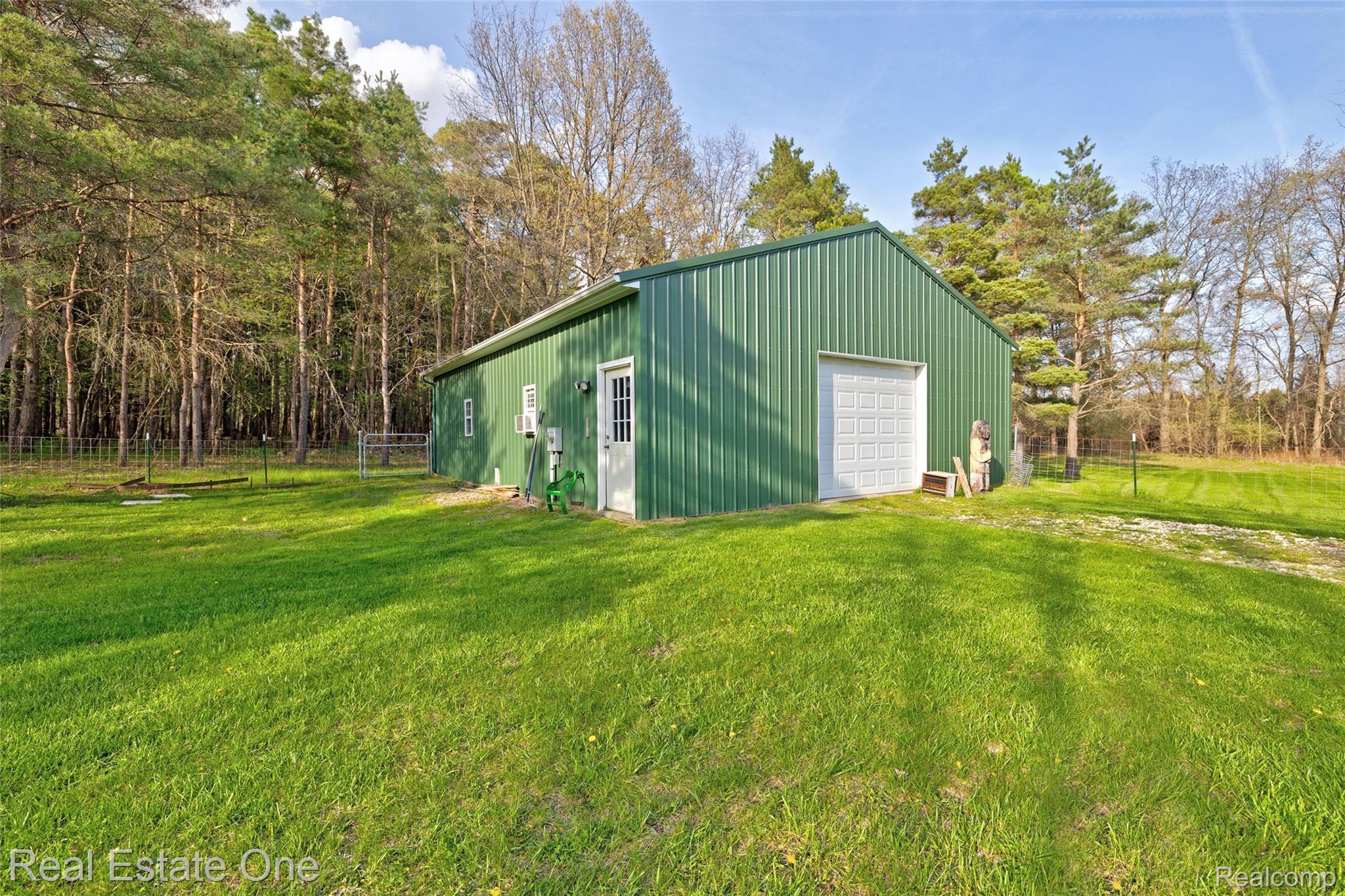 4340 Lahring Road Holly, MI 48442 - Photo 72 of 89 59) Pole Barn.jpg
