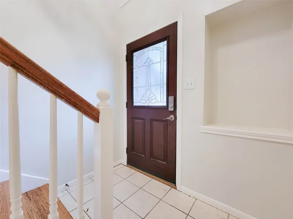 $2,500 | 3010 La Branch Street, Houston, TX 77004