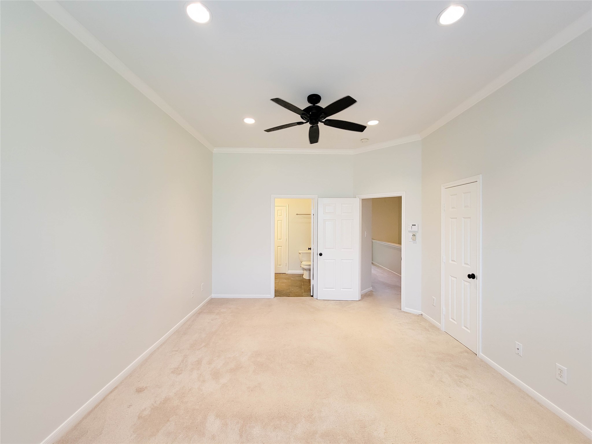 3010 La Branch Street Houston, TX 77004 - Photo 25 of 43 a view of a livingroom with a ceiling fan