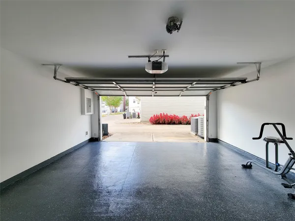 $2,500 | 3010 La Branch Street, Houston, TX 77004