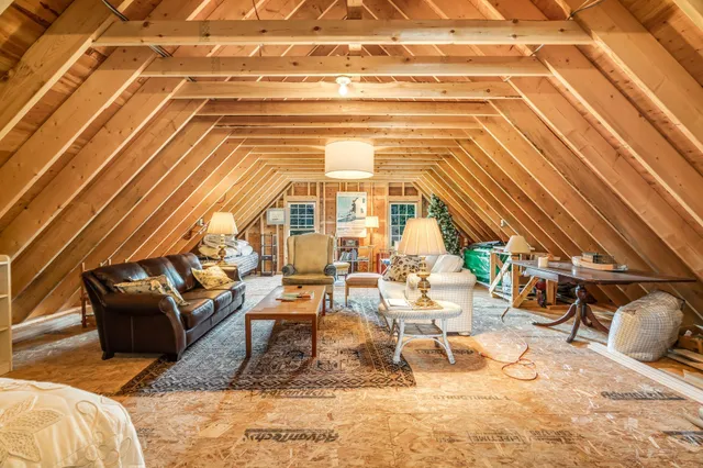 $895,000 | 11 Steamboat Hill Road, Swans Island, ME 04685