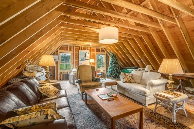 $895,000 | 11 Steamboat Hill Road, Swans Island, ME 04685