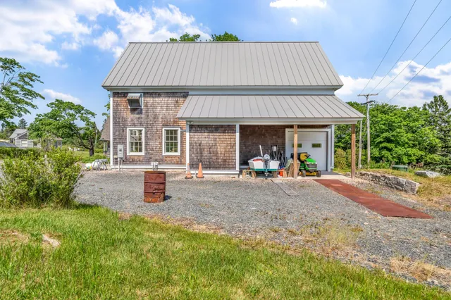 $895,000 | 11 Steamboat Hill Road, Swans Island, ME 04685