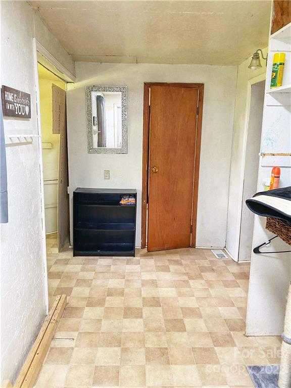 1614 Laboratory Road Lincolnton, NC 28092 - Photo 10 of 19 Gallery Image 10