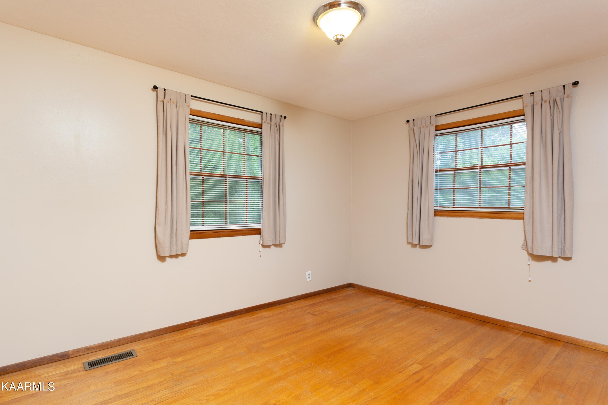 4425 Royalview Road Knoxville, TN 37921 - Photo 7 of 17