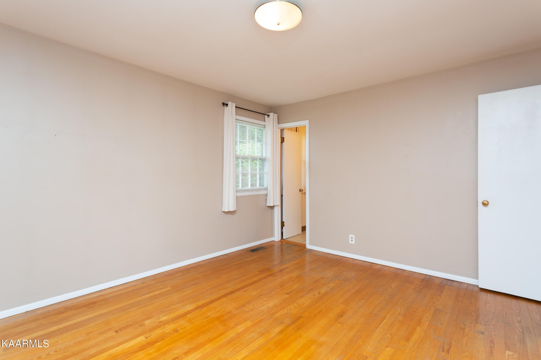 4425 Royalview Road Knoxville, TN 37921 - Photo 10 of 17