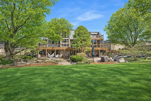 $898,000 | 219 Parkview Drive, Bloomington, IL 61701
