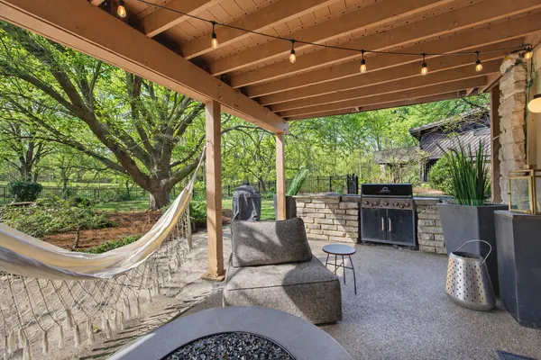 $898,000 | 219 Parkview Drive, Bloomington, IL 61701