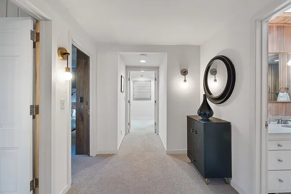 $898,000 | 219 Parkview Drive, Bloomington, IL 61701