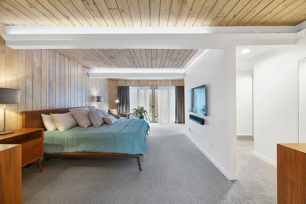 $898,000 | 219 Parkview Drive, Bloomington, IL 61701