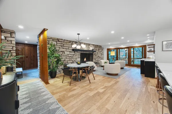 $898,000 | 219 Parkview Drive, Bloomington, IL 61701