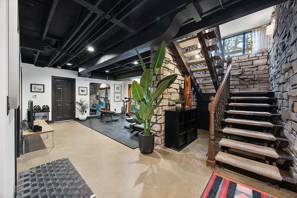 $898,000 | 219 Parkview Drive, Bloomington, IL 61701