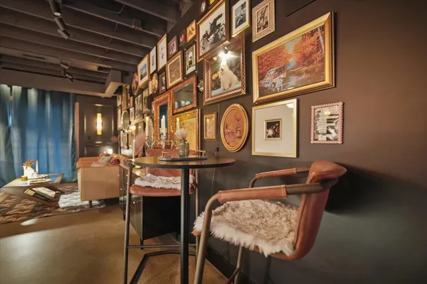 $898,000 | 219 Parkview Drive, Bloomington, IL 61701