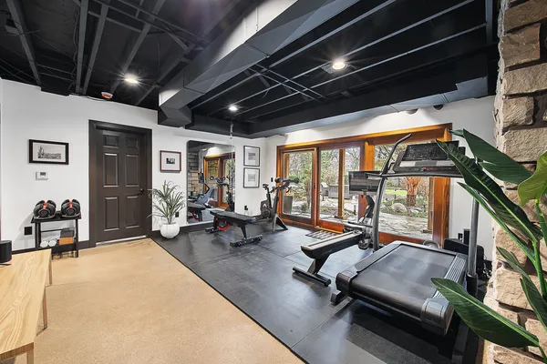 $898,000 | 219 Parkview Drive, Bloomington, IL 61701