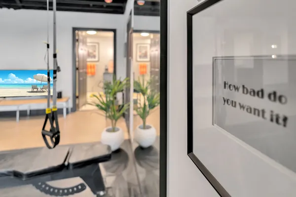 $898,000 | 219 Parkview Drive, Bloomington, IL 61701